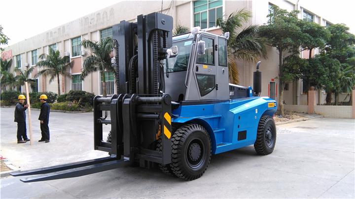 12 Ton Forklift