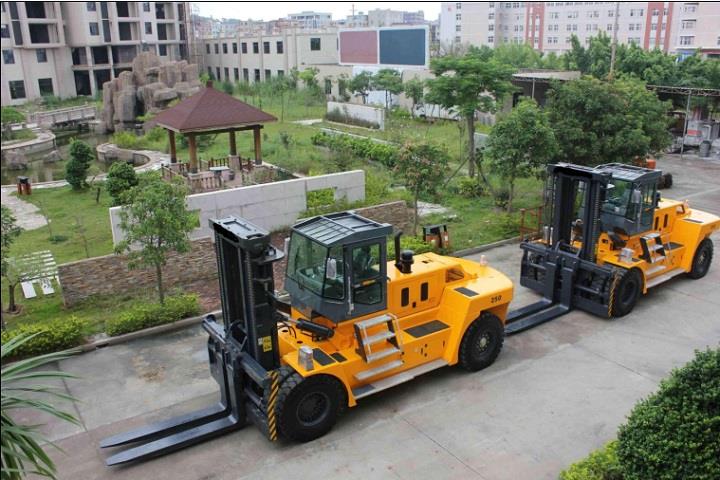 Heavy duty forklift 25 ton