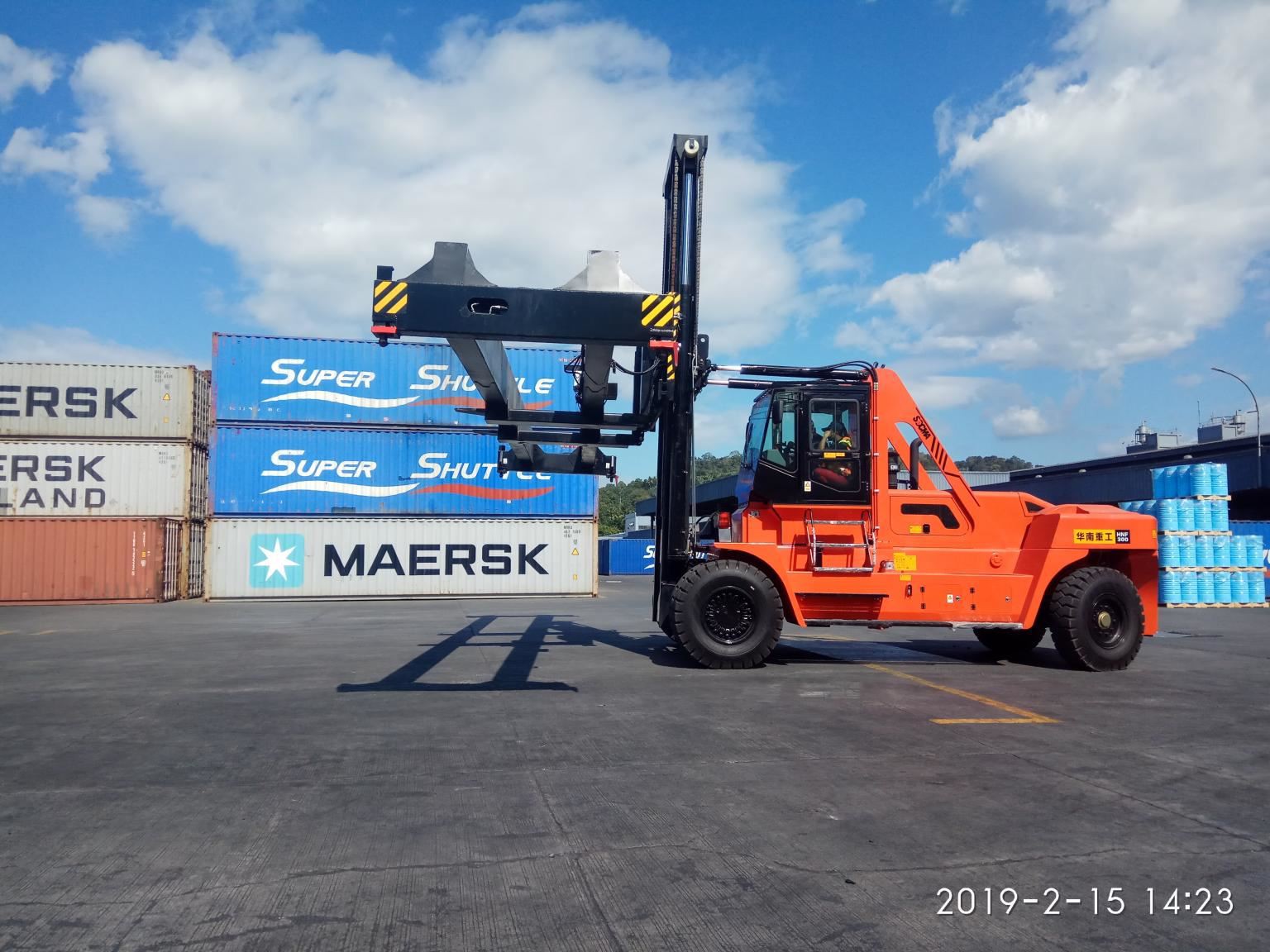 top lifting spreader