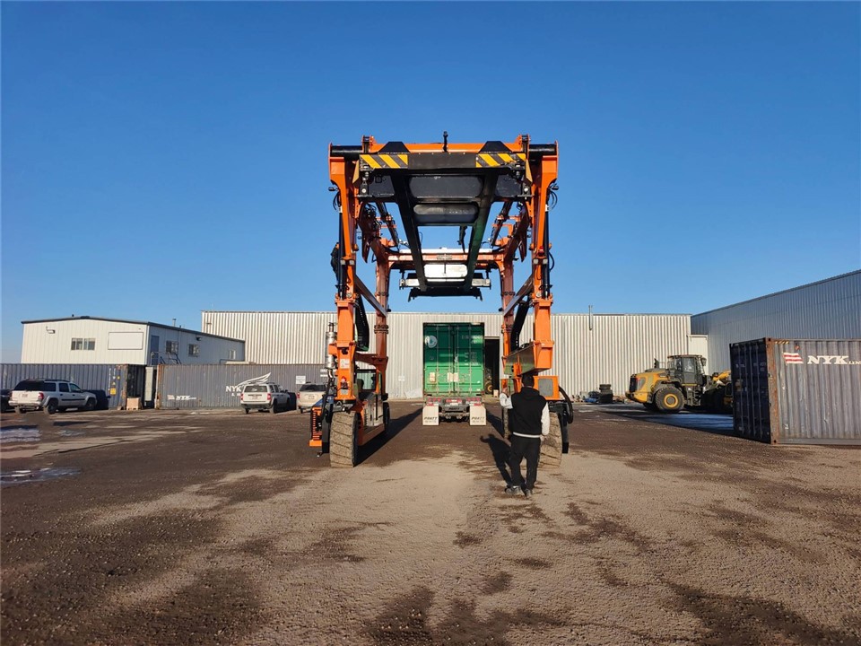 30 Ton Port Crane Container Handling Crane Straddle Carrier Crane