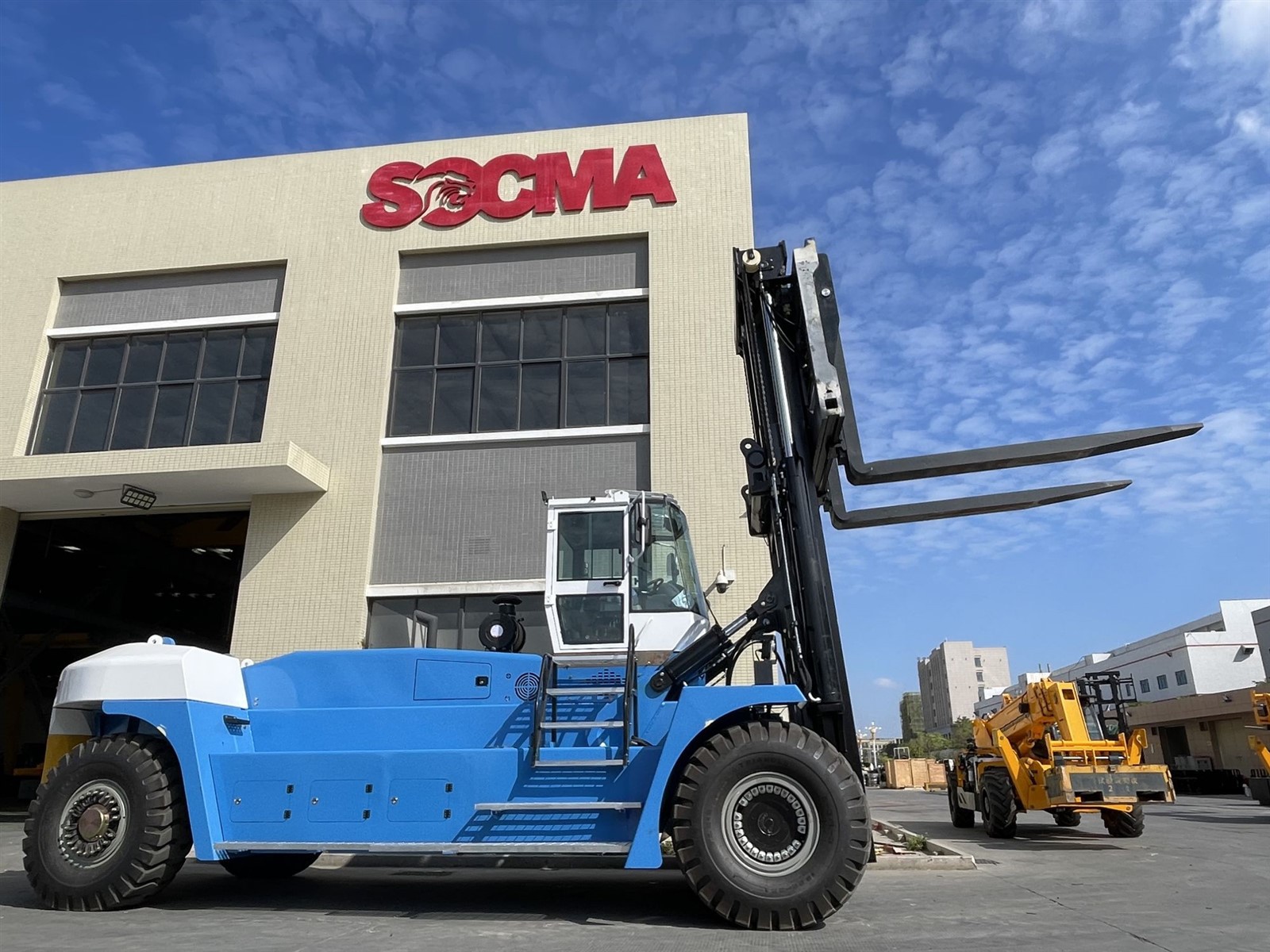 50ton forklift 3 50ton forklift 3
