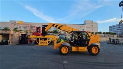 Manipulador telescópico de 4 toneladas y 17 metros