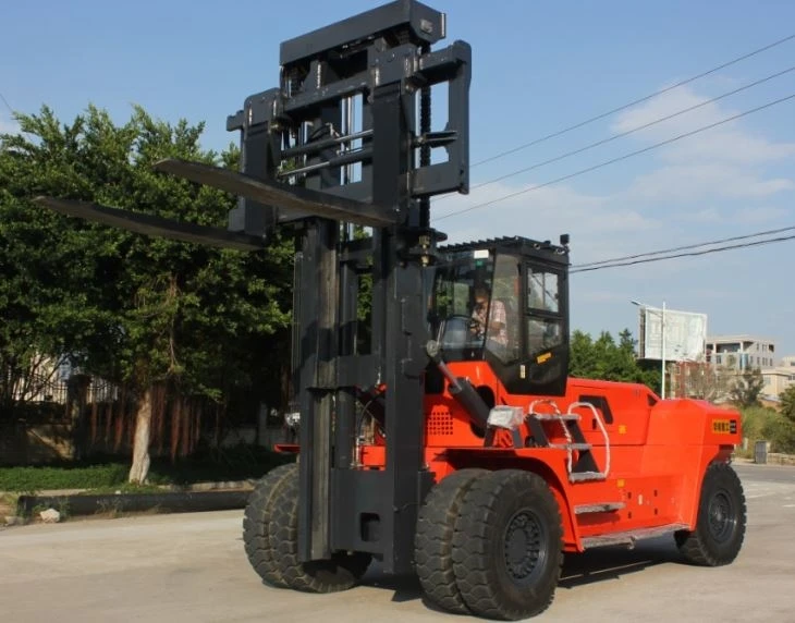 Carretilla elevadora 30T para transporte de contenedores