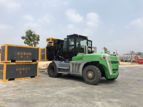 16 Ton Diesel Heavy Forklift Truck Color Green