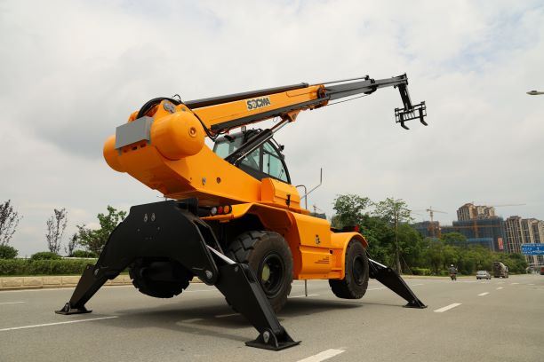 Carretilla elevadora telescópica con rotación de 360 ​​grados y 4 toneladas