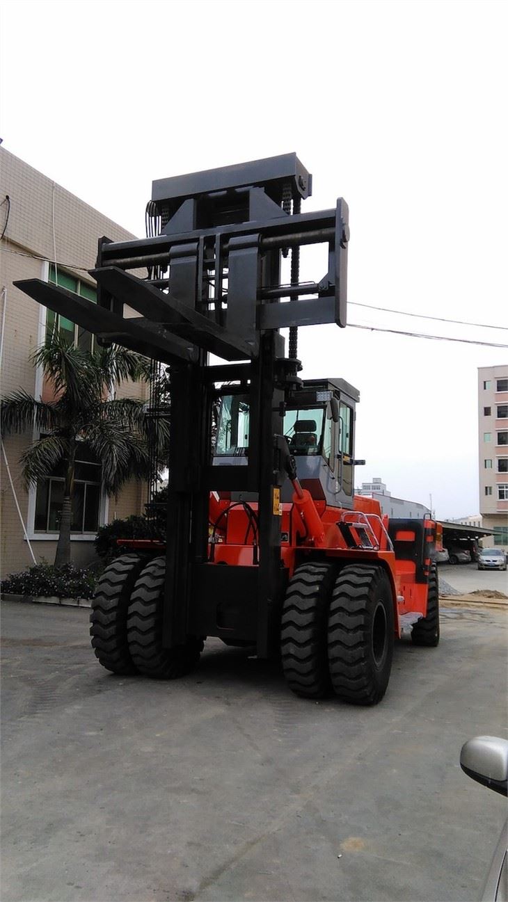 35 Ton Heavy Forklift Truck Engine Diesel