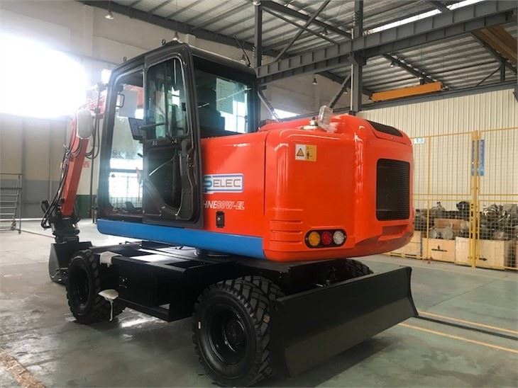 8TON ELECTRIC WHEEL EXCAVATOR COLOR RED