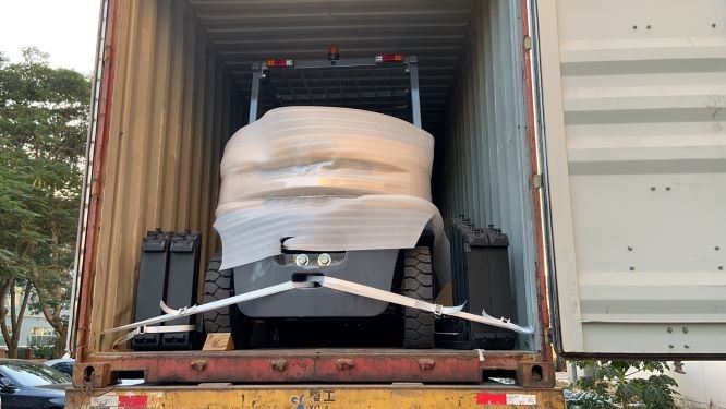 Small 5 Ton Diesel Forklift Work In Container Lift Height 4.5 Meter