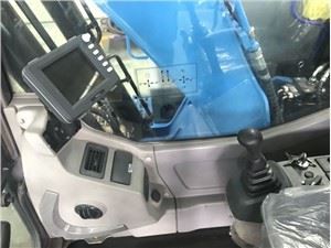 CARGA DEL CABLE DE LA EXCAVADORA SOBRE ORUGAS DE 22 TONELADAS POR ELECTRICIDAD