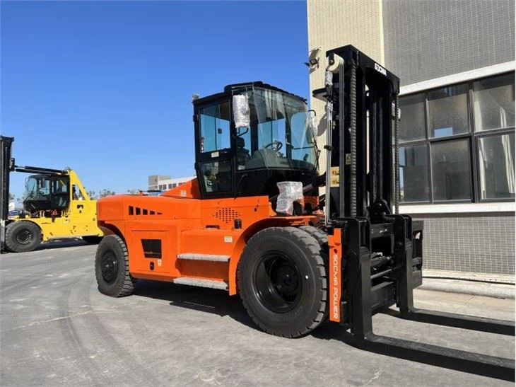 SOCMA 18 Ton Heavy Duty Forklift