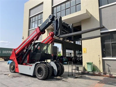 Manipulador telescópico para operaciones de contenedores de doble brazo SOCMA de 18- toneladas