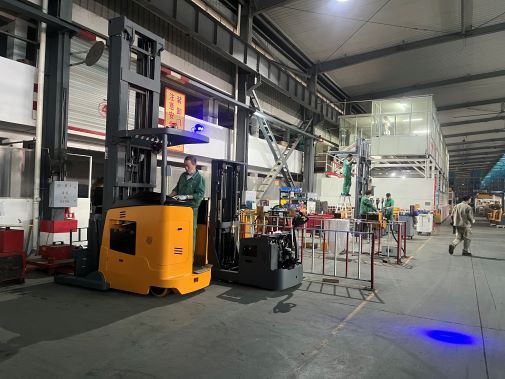 Carretilla retráctil eléctrica de tijera Dua de 1,6 toneladas